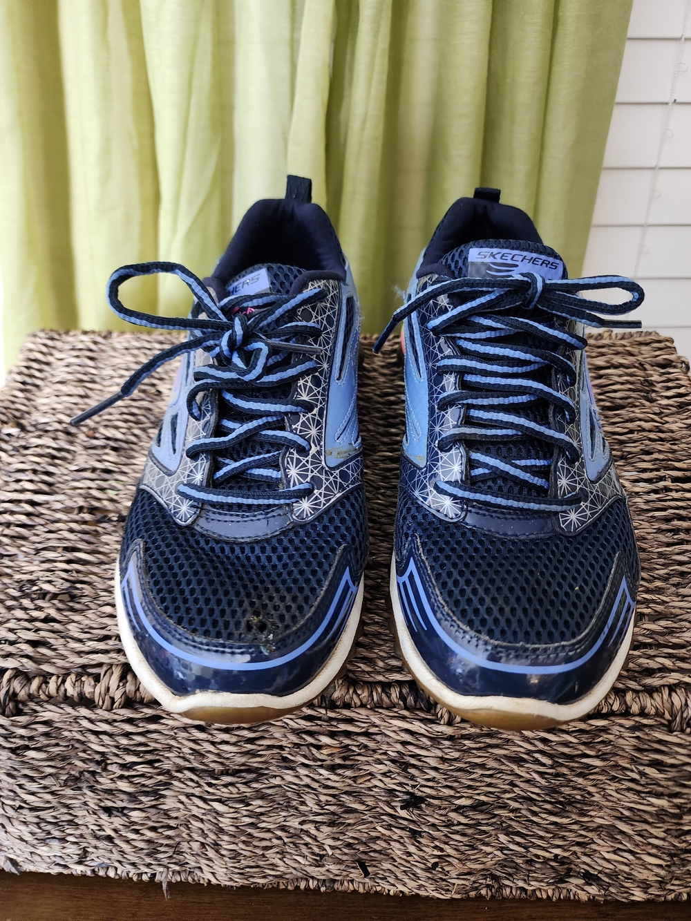 Skechers Navy and Light Blue Women’s Athletic Sneakers Sz 7
